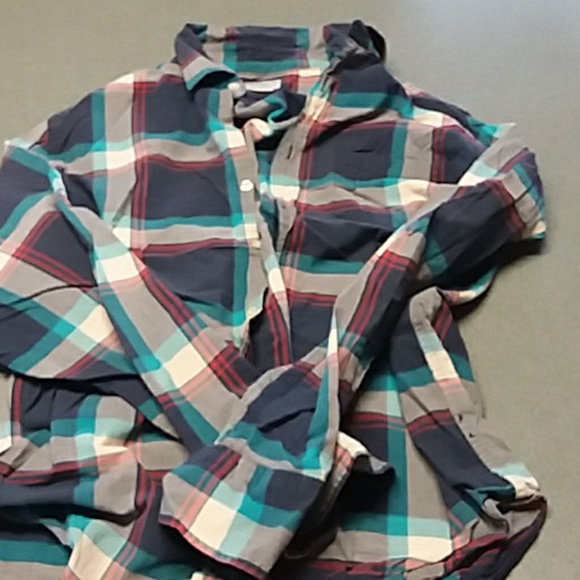 Shirt - Picture 3 of 4